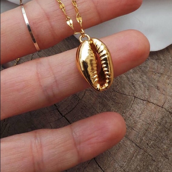 LAST ONE SALE Gold Cowrie Shell Pendant Necklace - Picture 6 of 8
